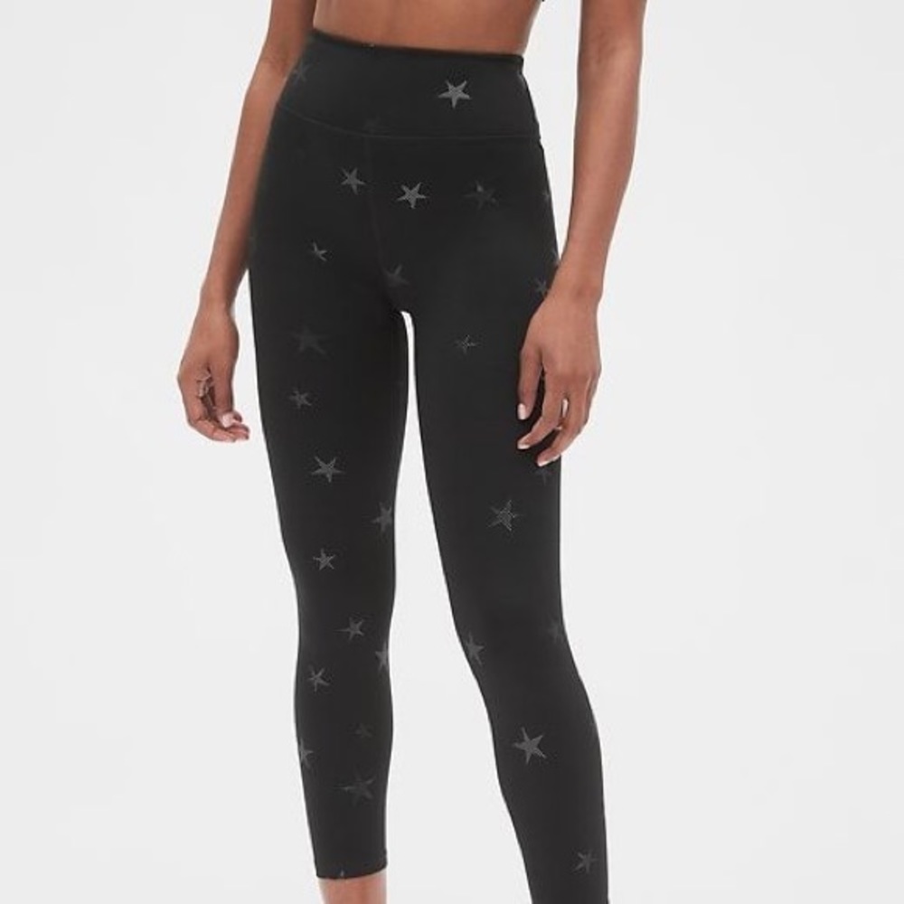 GapFit High Rise 7/8 Leggings in Eclipse - black star